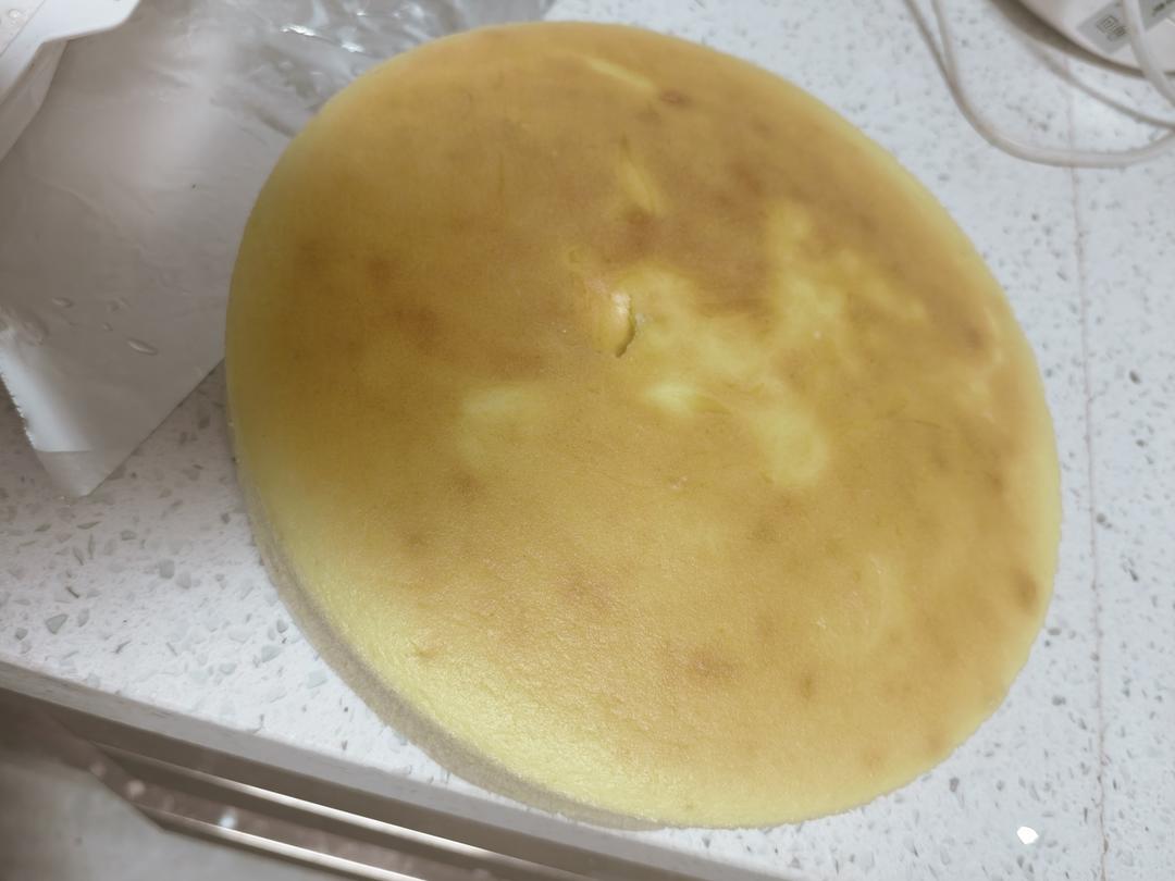 不开裂秘方！轻乳酪芝士蛋糕8寸，易成功配方！详细步骤！