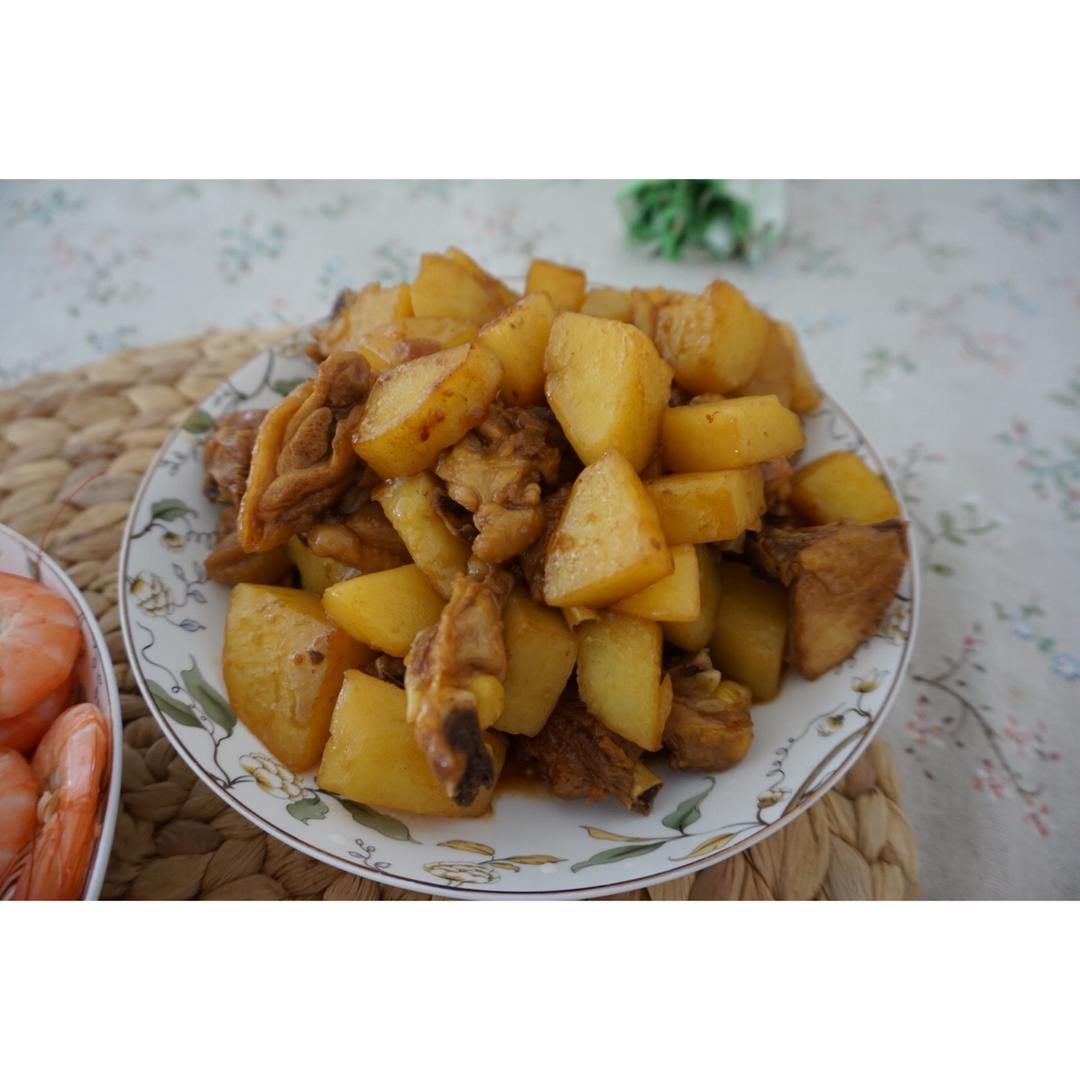 土豆炖鸡块
