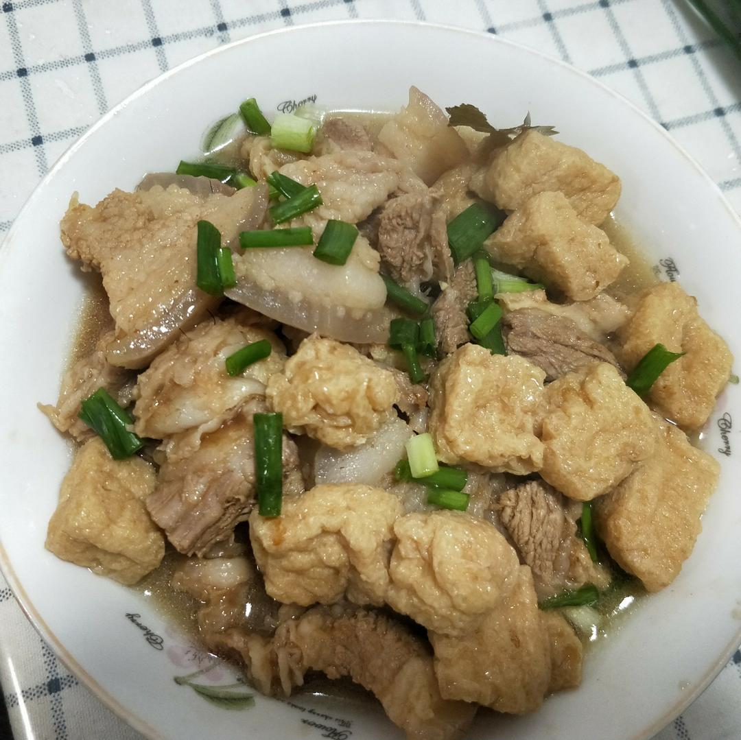 豆腐泡炒肉片