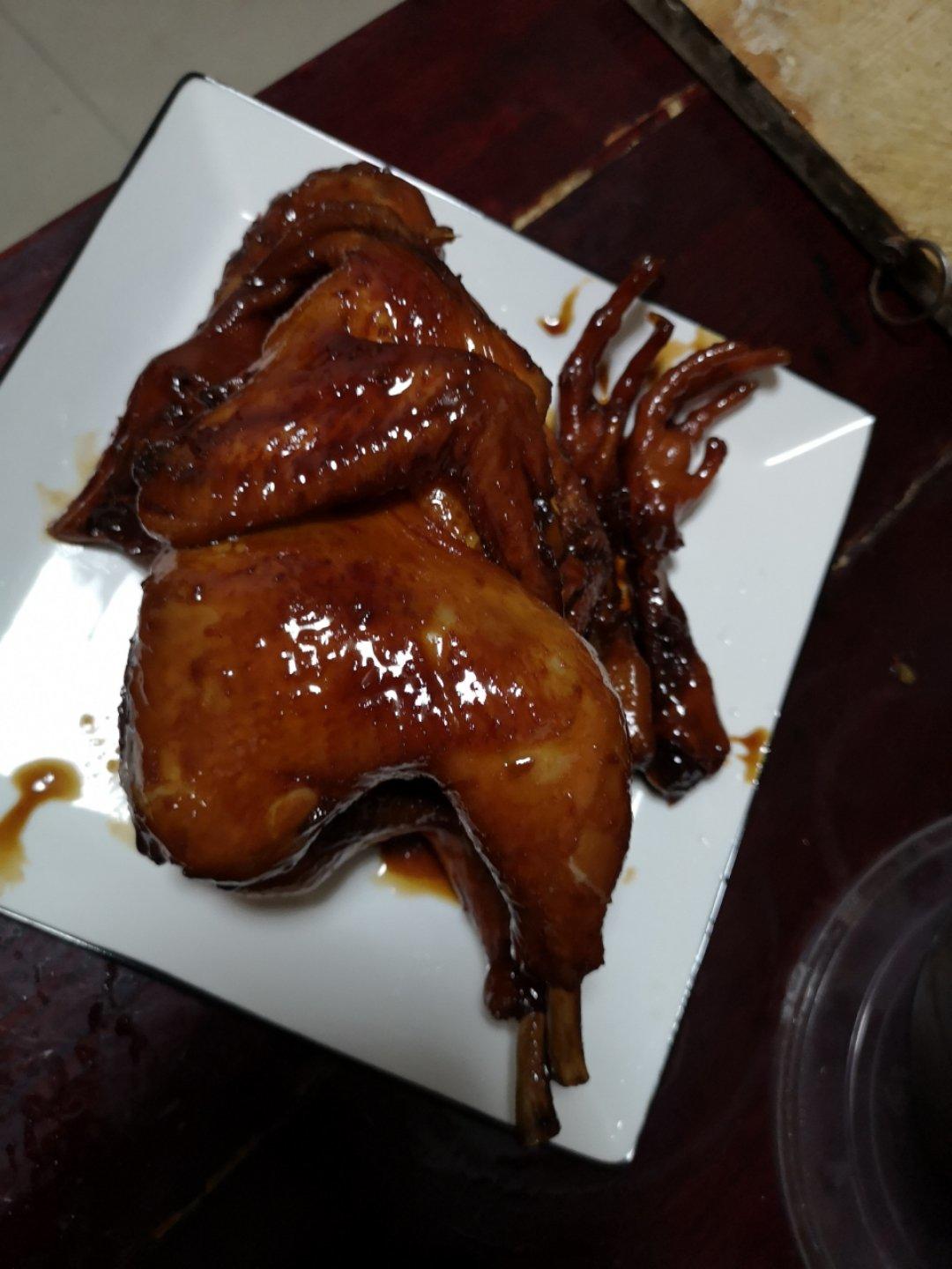 皮爽肉嫩～～酱油鸡🐔