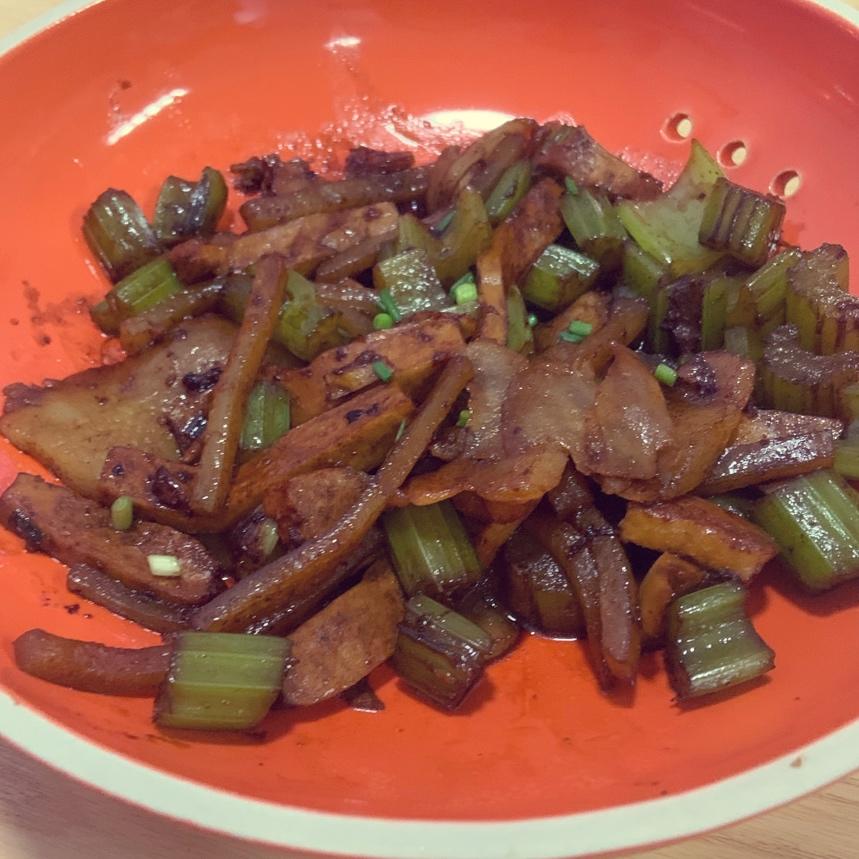 爆炒肉皮