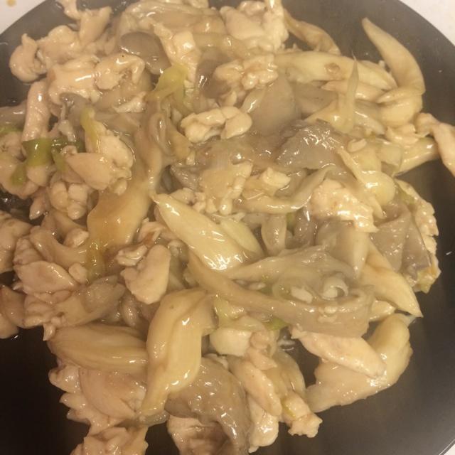 蘑菇炒鸡肉