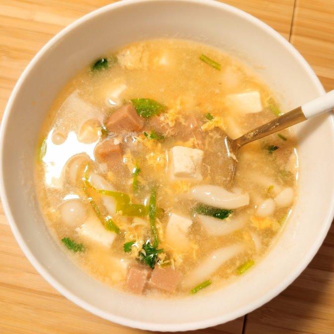 鲜掉眉毛的菌菇豆腐汤