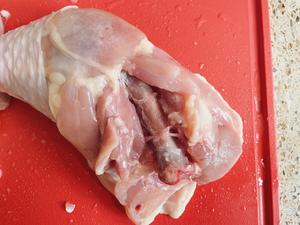 低脂鸡腿肉卷的做法 步骤1