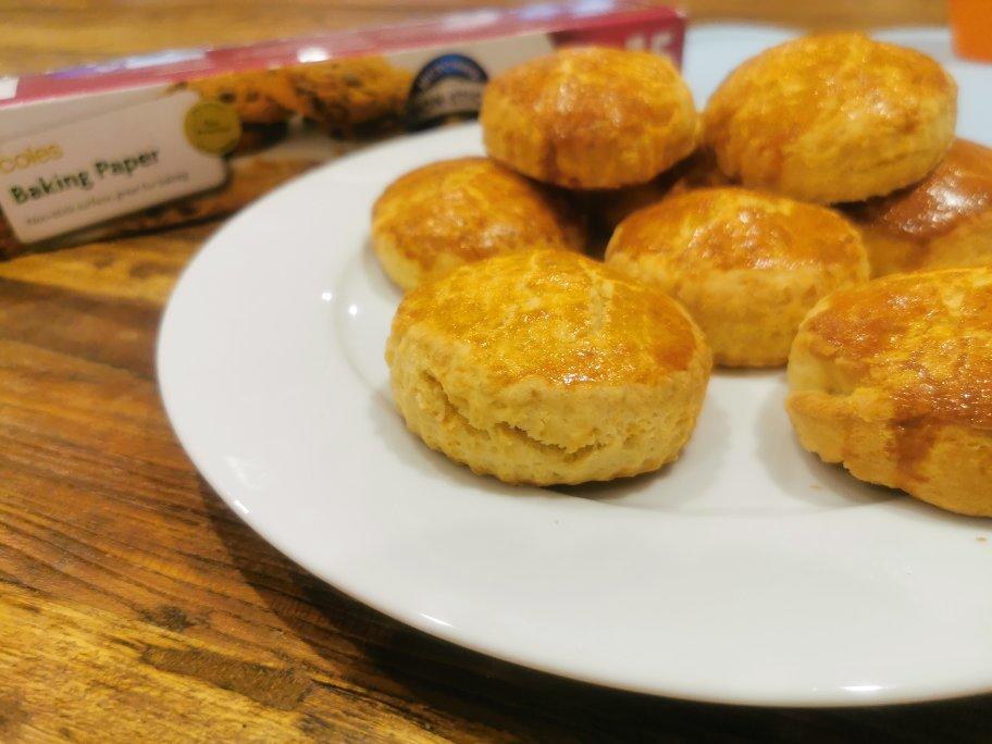 【视频】3分钟 奶油司康Scone(可能是世界上最快手的司康) 消耗淡奶油～