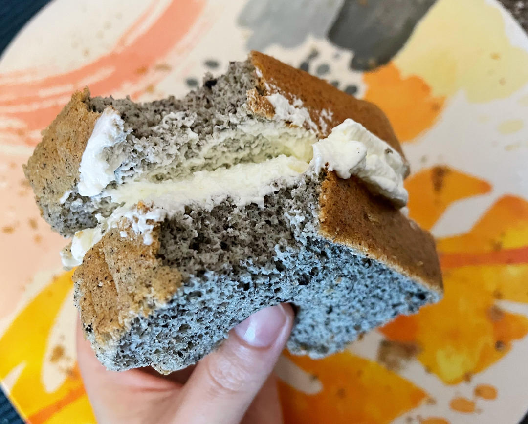 黑芝麻养生戚风蛋糕