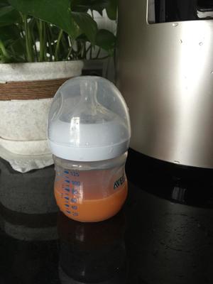 【胡萝卜梨汁】宝宝辅食6个月的做法 步骤2