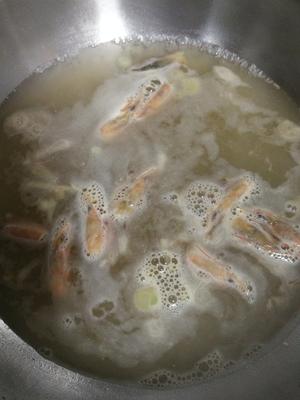 快手菠菜海鲜汤的做法 步骤5