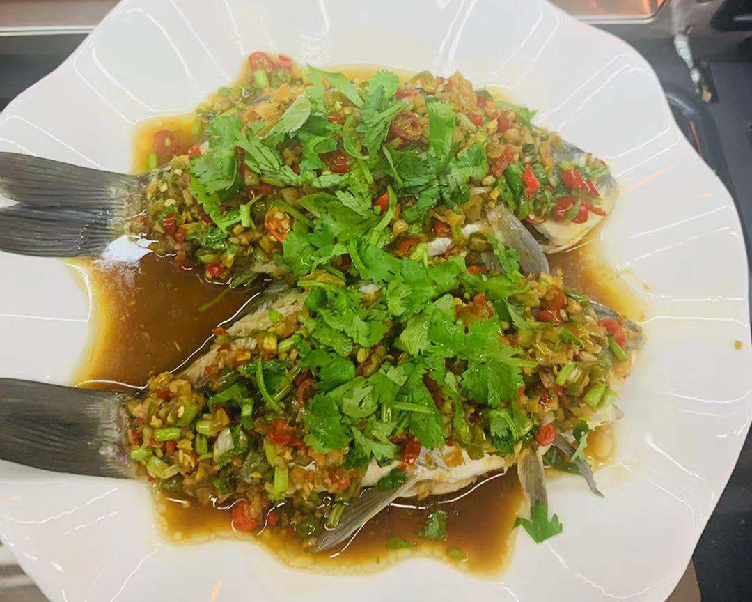凉拌鲫鱼|12分钟即好的下饭菜的做法