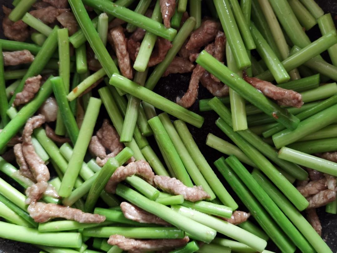 家常菜‼️凉拌手撕蒜苔