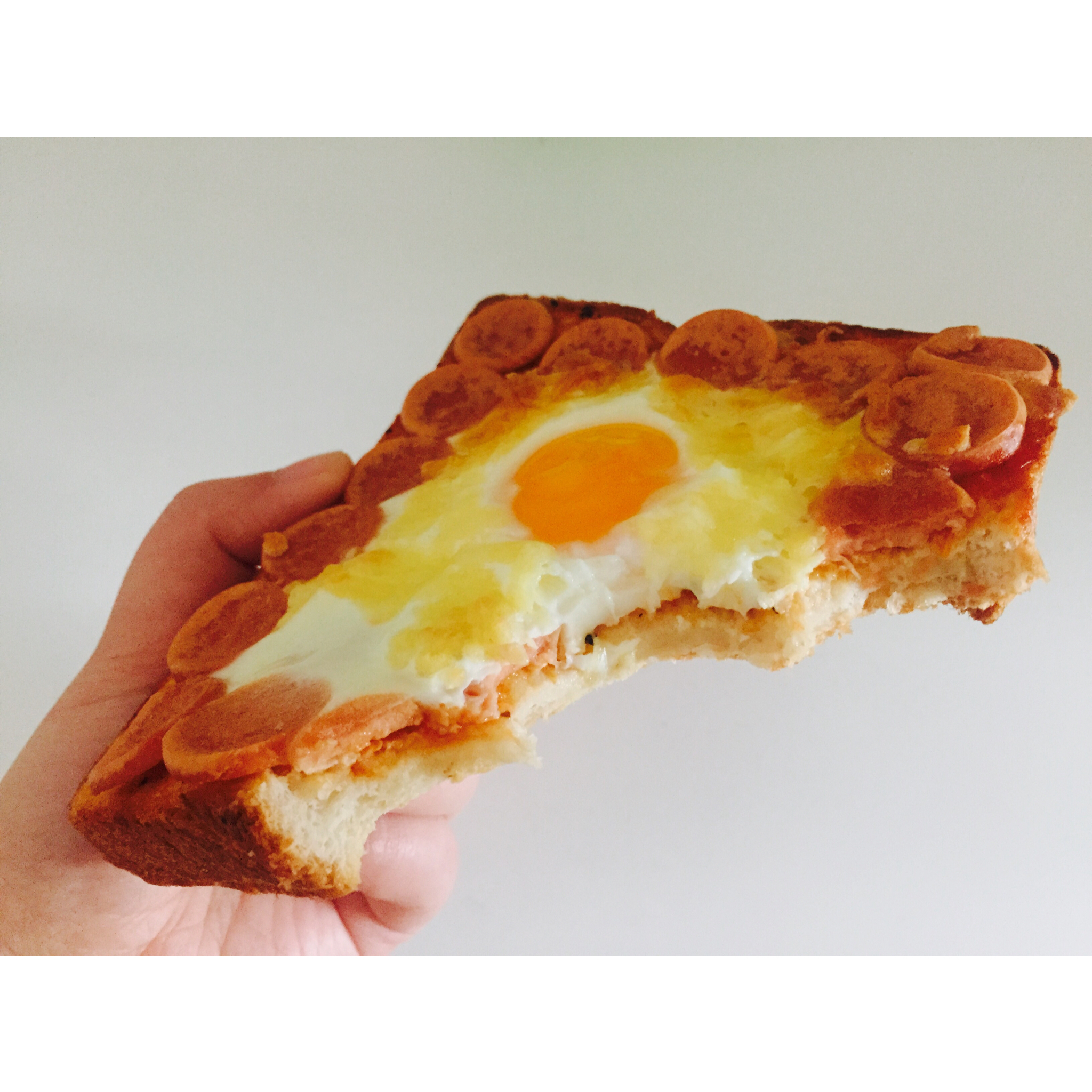 吐司太阳蛋披萨