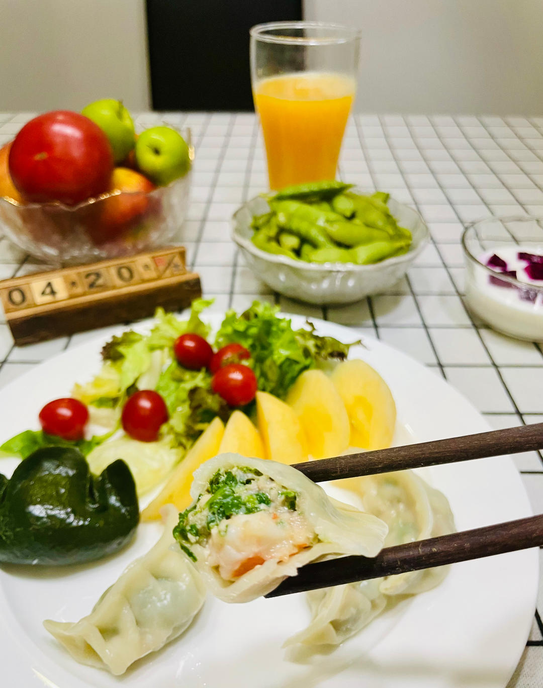 鲜掉眉毛的荠菜水饺（荠菜虾肉水饺）