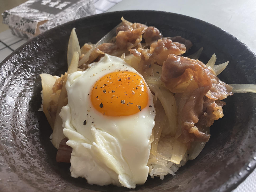 （好吃到尖叫）洋葱肥牛饭～吉野