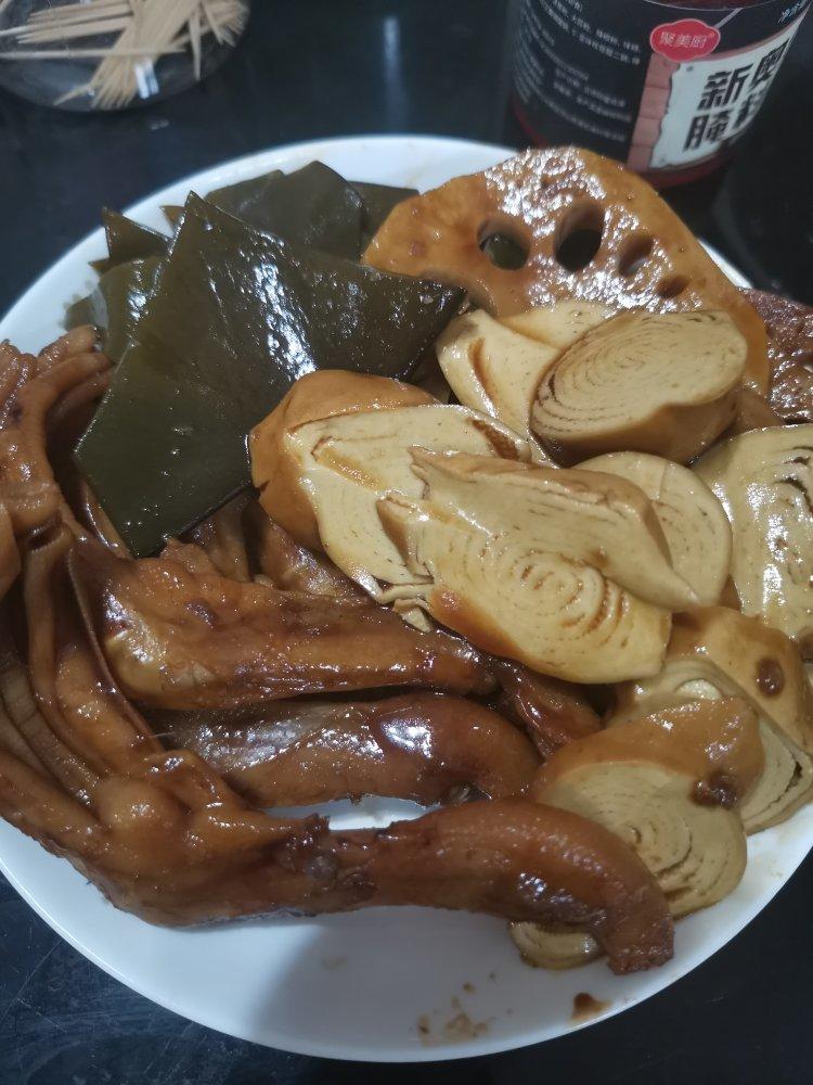 香卤鸭掌（好吃得不得了）
