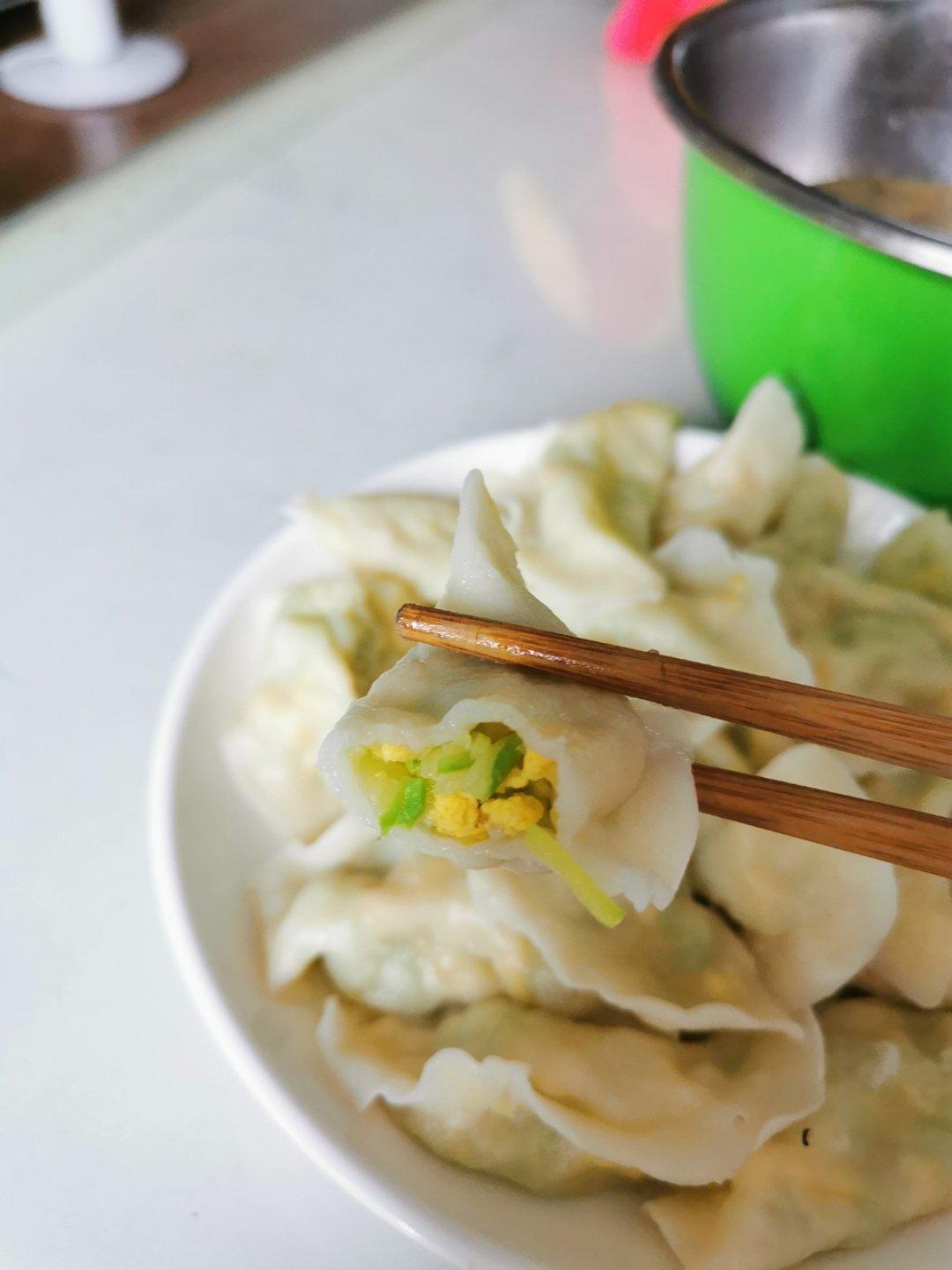 西葫芦鸡蛋虾仁三鲜饺子