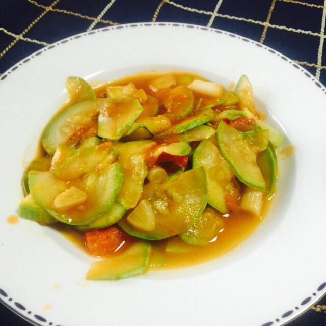 西红柿炒西葫芦