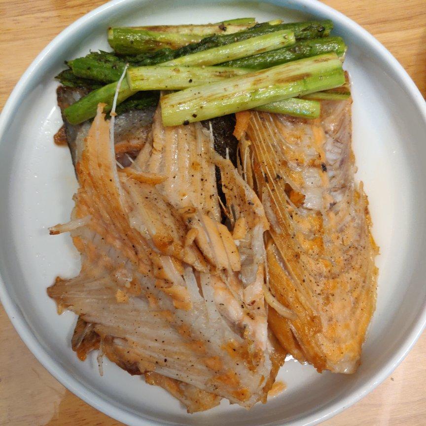 三文鱼骨（煎或者烤箱）