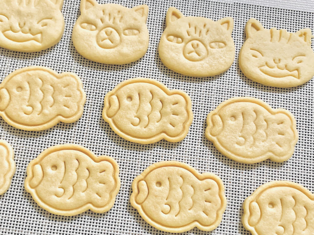 奶香造型曲奇【附曲奇平整、花纹明显小诀窍、可做糖霜饼干底】
