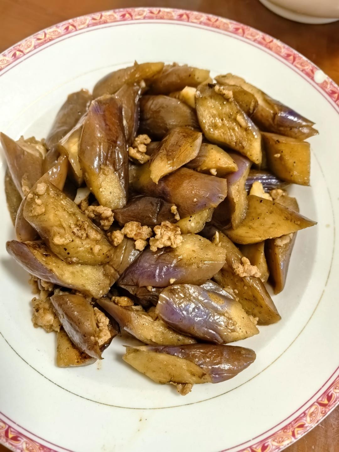 不会变黑的肉末茄子特别废饭