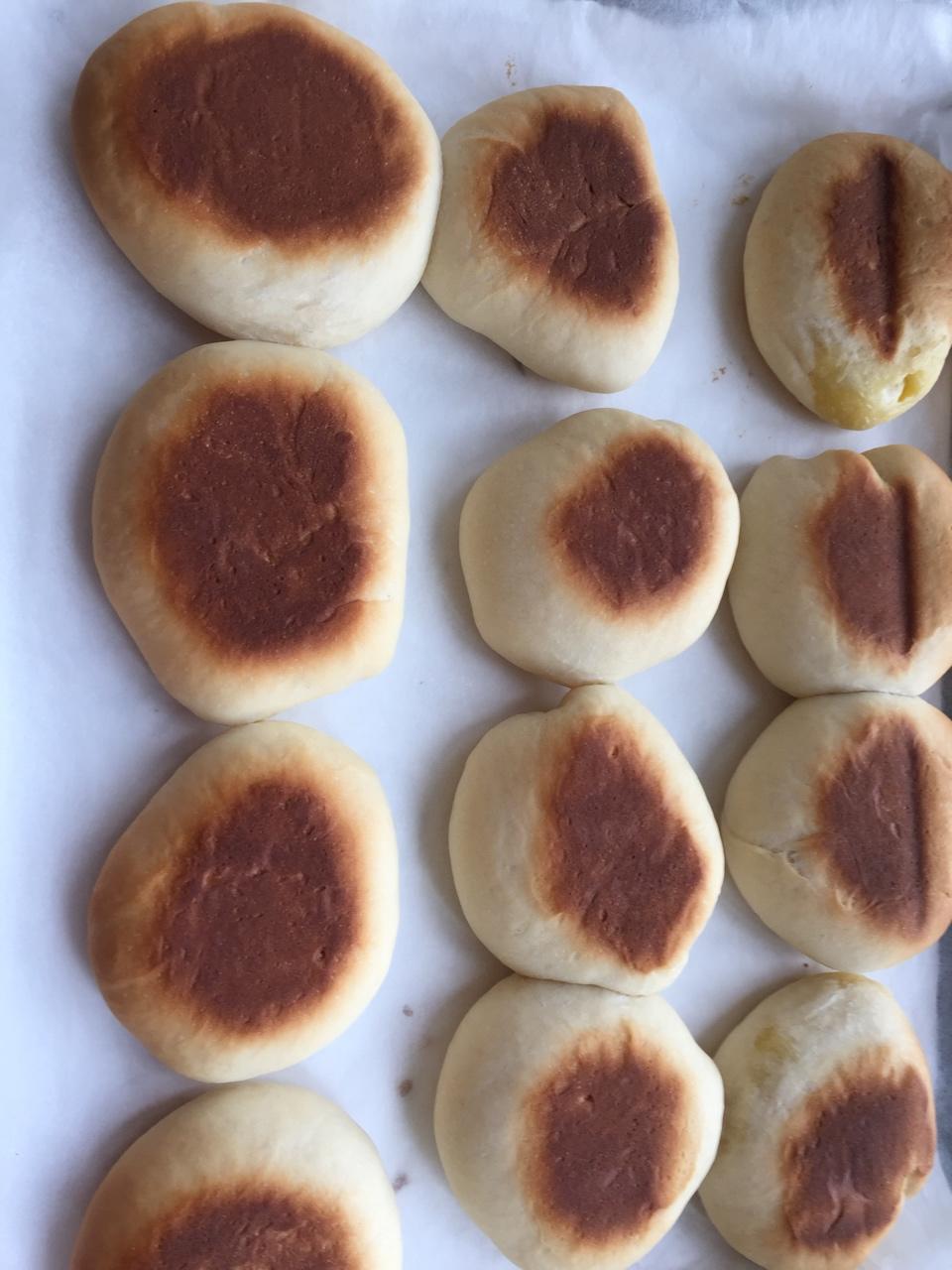 蜂蜜炼乳白面包