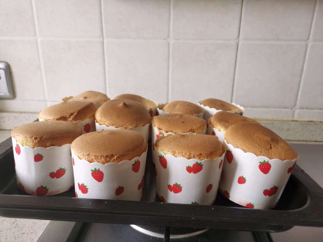 纸杯蛋糕 8寸戚风蛋糕的量