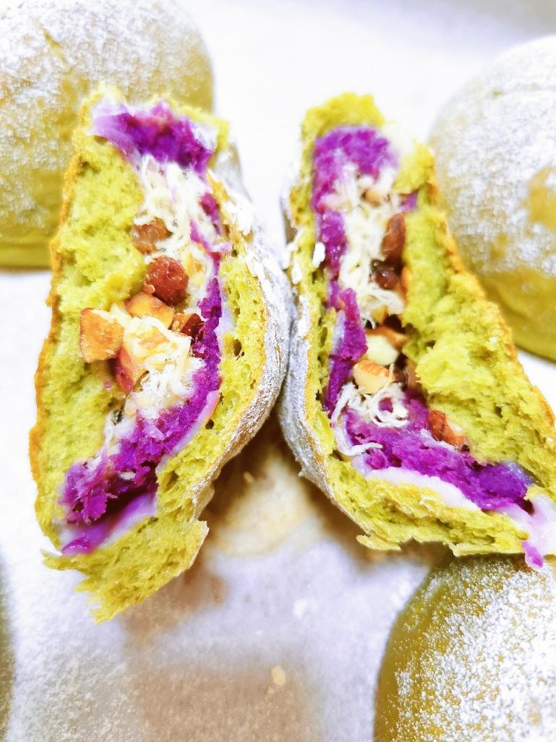 抹茶紫薯果仁欧包