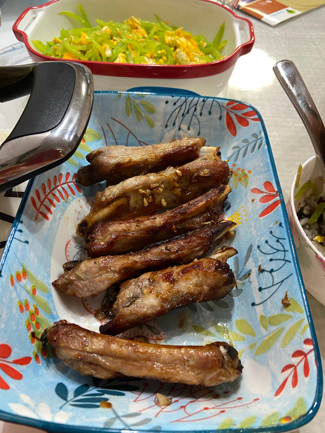 空气炸锅蒜香排骨，巨香巨好吃，简单易操作