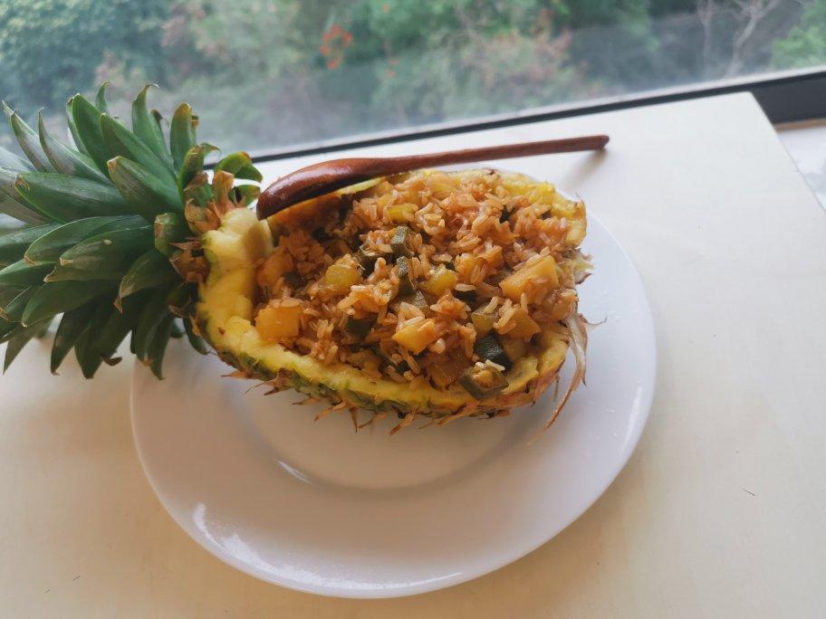 虾仁菠萝炒饭