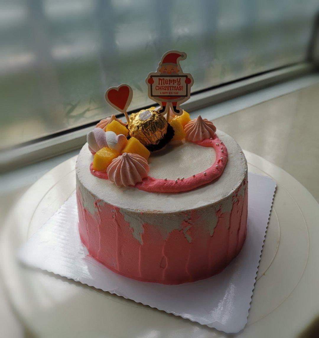 萧以萌做的六寸芒果蛋糕