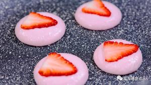 草莓小软饼 宝宝辅食食谱的做法 步骤9