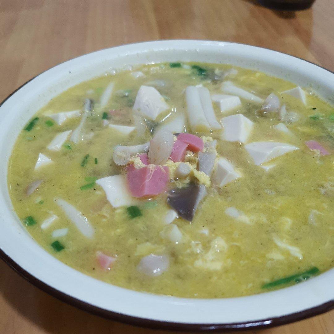 鲜掉眉毛的菌菇豆腐汤