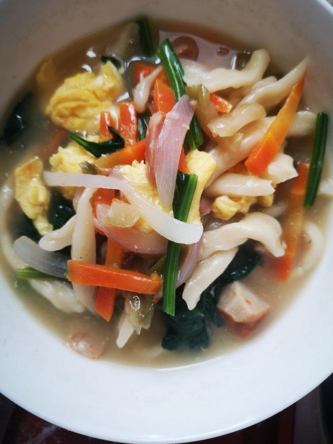 一点儿不黏糊的面疙瘩汤🍲