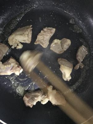 枇杷牛肉的做法 步骤3