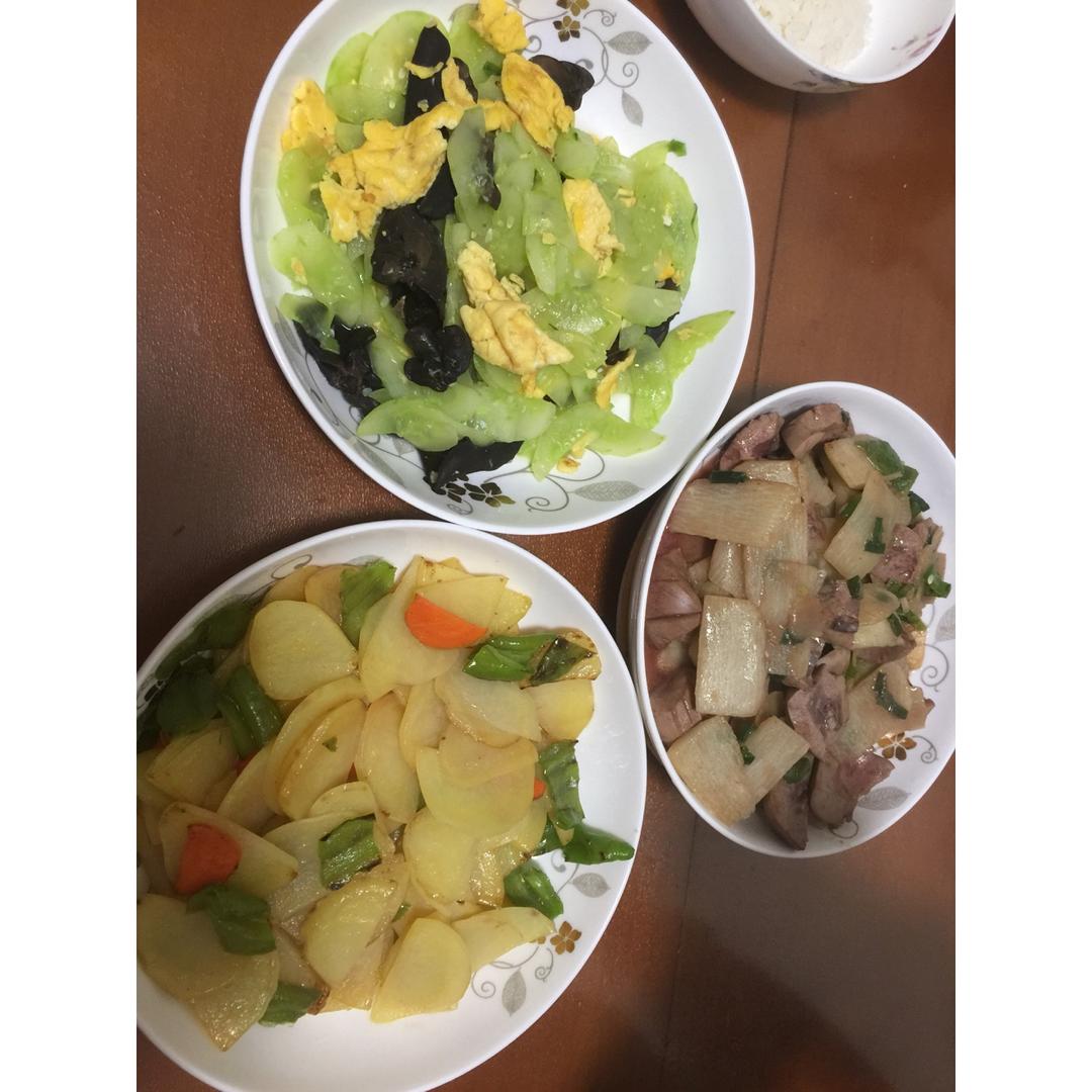 黄瓜木耳炒鸡蛋