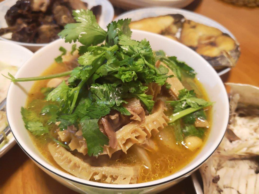 迟归做的沙茶萝卜牛杂煲