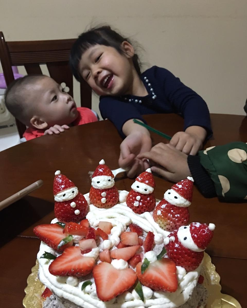 奥利奥咸奶油草莓蛋糕