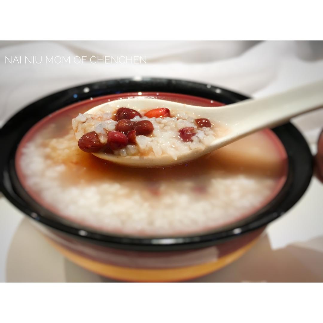 晨晨姐的奶牛mom做的红豆花生红糖甜汤