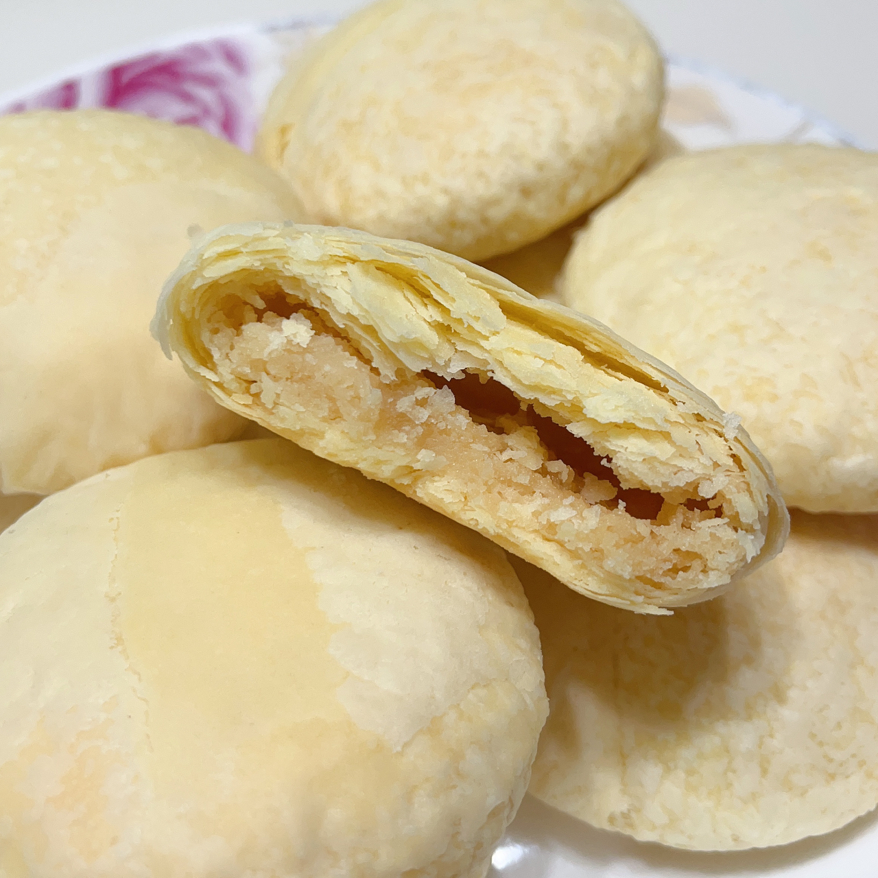 完美复刻 不容错过的台湾太阳饼，参考维格饼家台式牛奶太阳饼，奶香酥皮黄油酥饼，伴手礼升级版黄油鲜花饼的做法