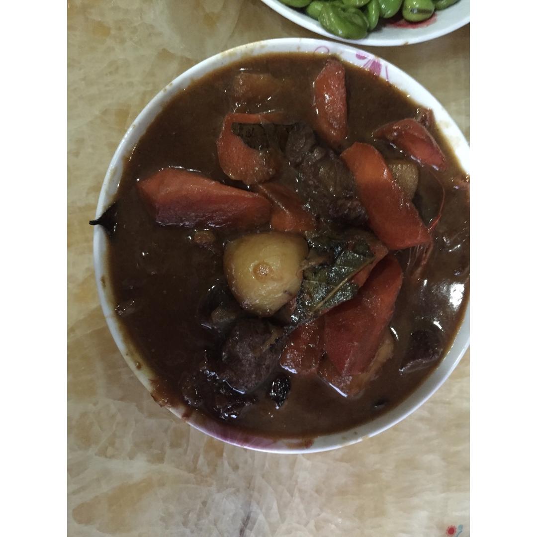 胡萝卜土豆烧牛腩