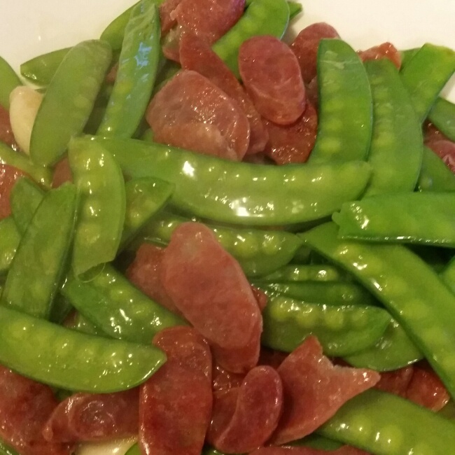 腊肠炒荷兰豆