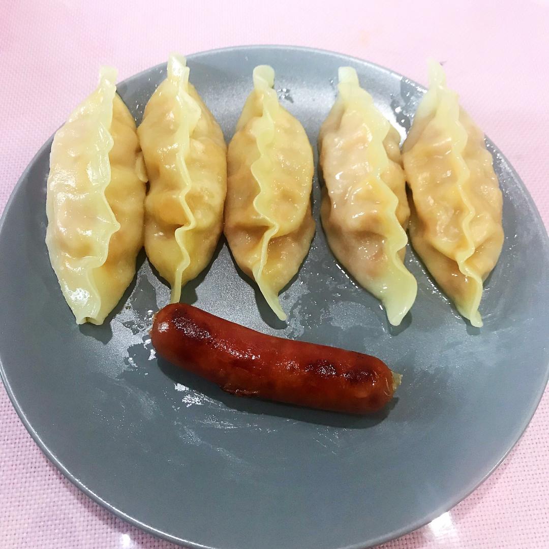 【三鲜水煎饺】