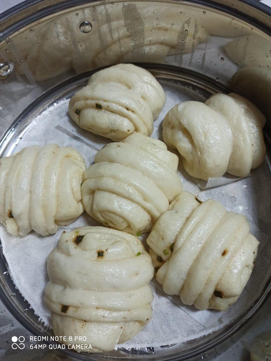 葱香椒盐花卷
