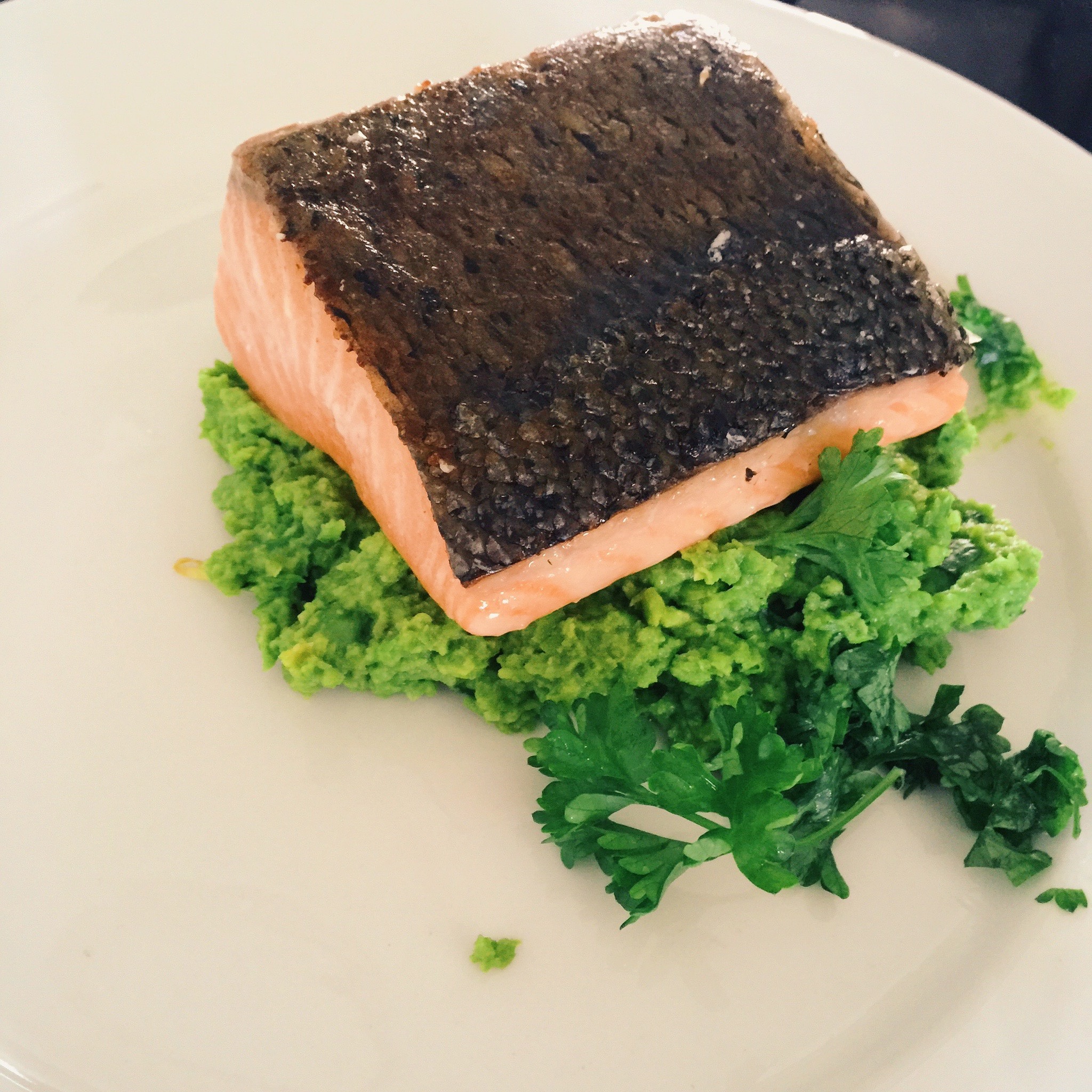 Sous Vide Salmon with Mashed Green Peas 低温慢煮三文鱼配豌豆泥的做法
