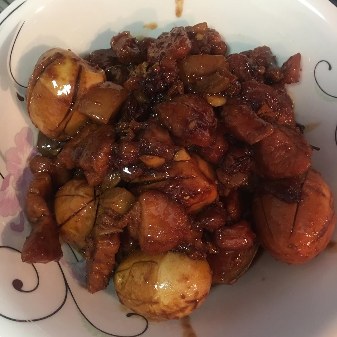 红烧肉卤蛋