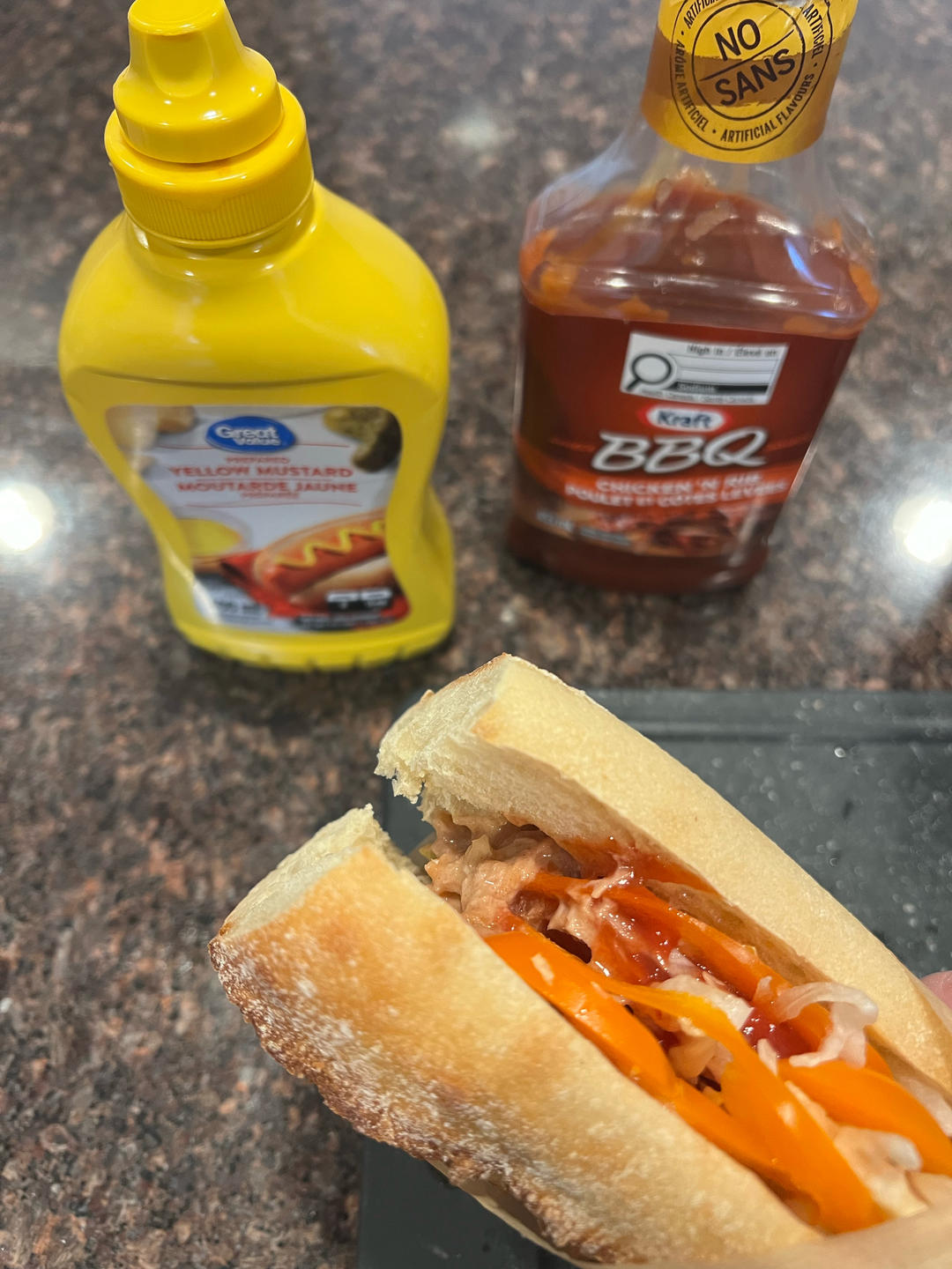 吞拿鱼法棍三明治