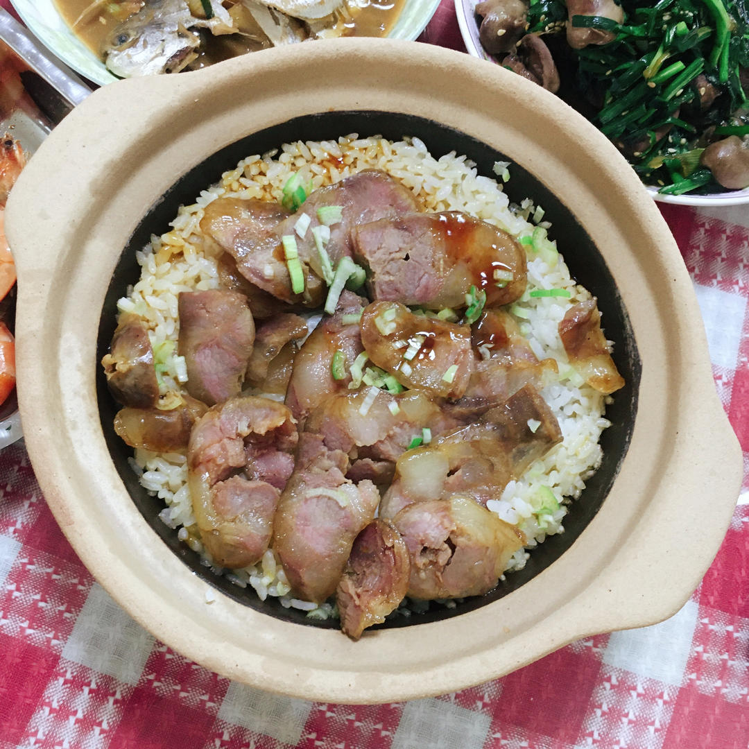 腊味煲仔饭，20分钟饭菜同出