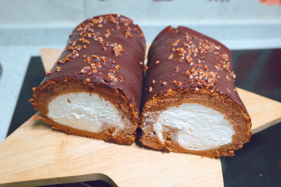 超浓郁卷不裂的巧克力蛋糕卷