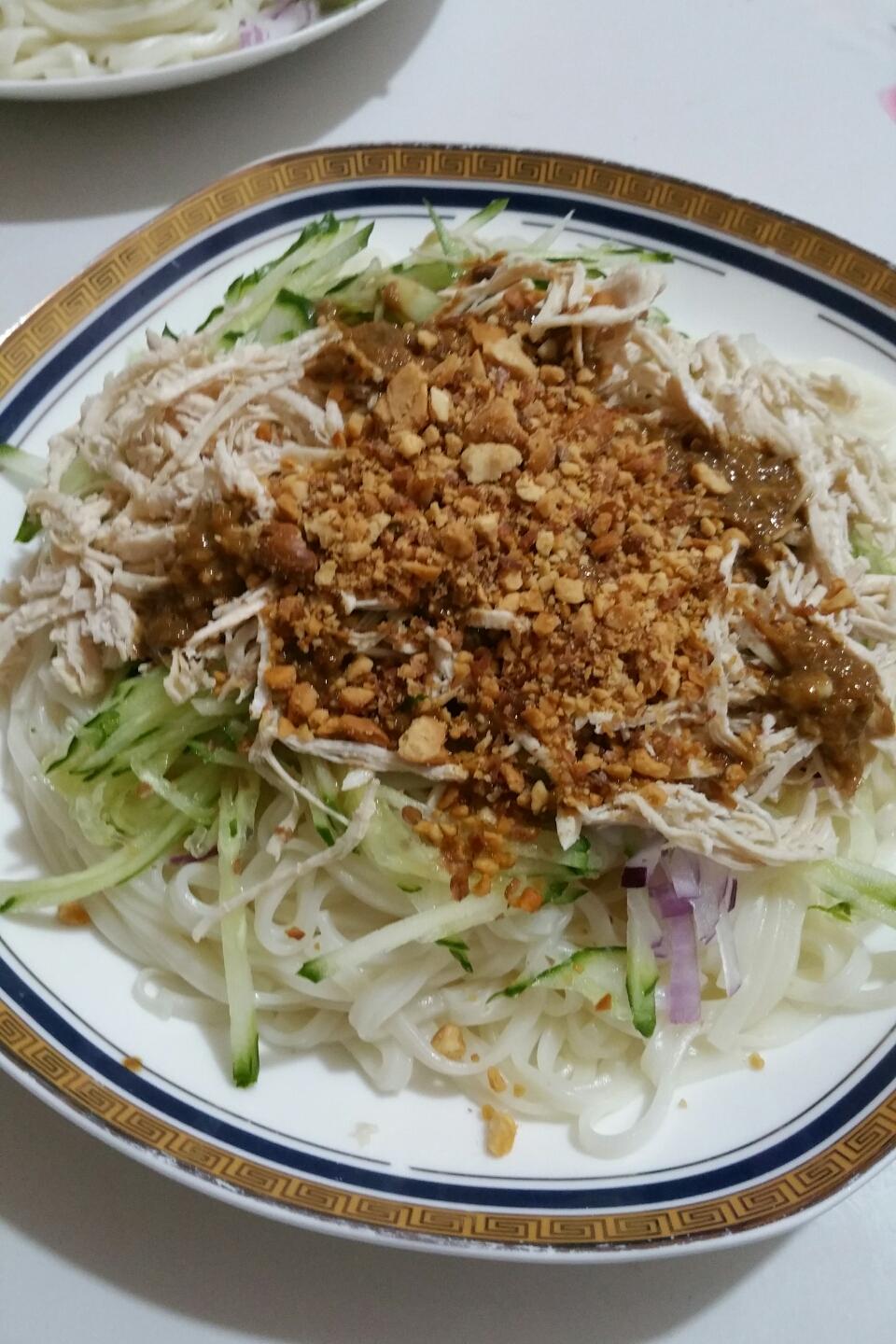 鸡丝凉面