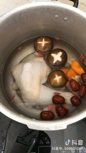 鸡汤～高压锅的做法 步骤3