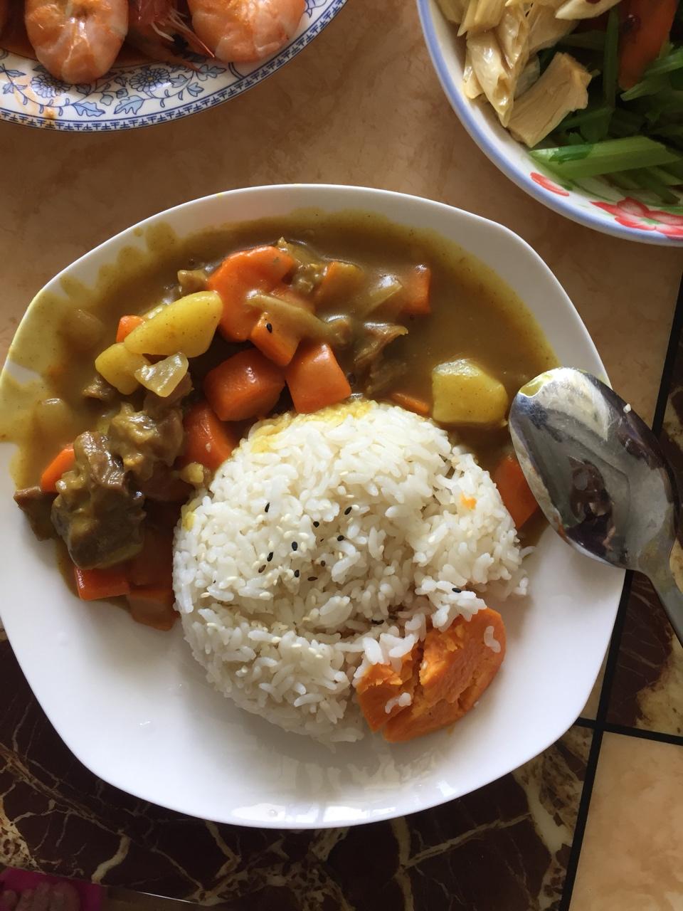 咖喱土豆炖牛腩